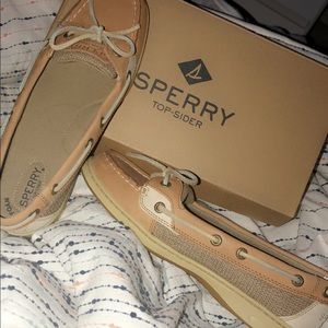 Unworn sperrys